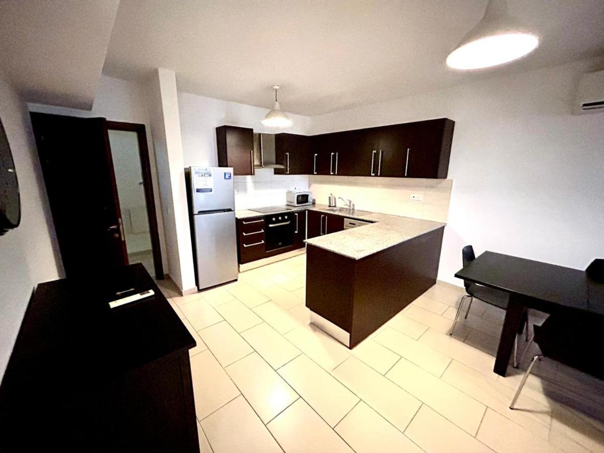 Light House Apartment Larnaca Dış mekan fotoğraf
